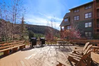 Mountain Views and Outdoor Hot Tubs - Spacious Alpine Escape