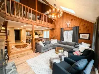 Modern Kitchen and Outdoor Deck Bliss - Spacious Serene Retreat