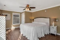 Private Entrance and Fully Equipped Kitchen - Stylish Haven