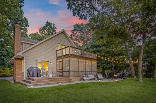 Hot Tub, Private Dock and Kayaks - Exquisite Waterfront Oasis Hotels in Queen Annes County