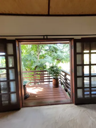 North Shore Getaway w/ Ocean Views steps to Beaches and Surf Отели в г. Халейва