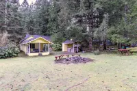 Cozy Whimsy - Hot Tub, Game Room, Outdoor Kitchen Hotels in Lewis County