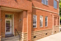Spacious Condo with Outdoor Seating and BBQ Grill - Charming Retreat