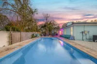 Heated Saltwater Pool and Tranquil Neighborhood - Stunning Retreat