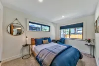 Luxurious Hot Tub and Fenced Backyard Oasis - Stunning Retreat