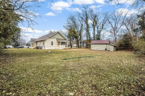 Cozy Cottage newly renovated near DWNTN & MTSU