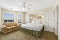 Direct Lake Access and Resort Amenities - Charming Lakefront Getaway Hotels in Kimberling City