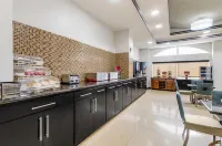 Best Western Plus JFK Inn  Suites - breakfast