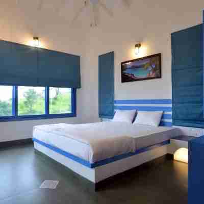 1517 Greek House by Kaz Stays Rooms