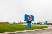 Motel 6 Sycamore, IL Các khách sạn ở DeKalb Township