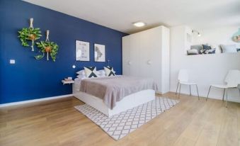 Ben Yehuda Rooftop Apartments