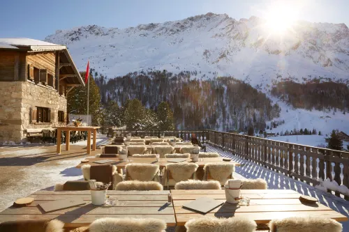 Berghuus Radons Gastro AG酒店