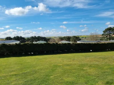 Cozy 3 Bedroom Caravan, Sleeps 8, at Parkdean Newquay Holiday Park Hotels near Morrisons Garden Centre