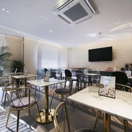 Rian Hotel