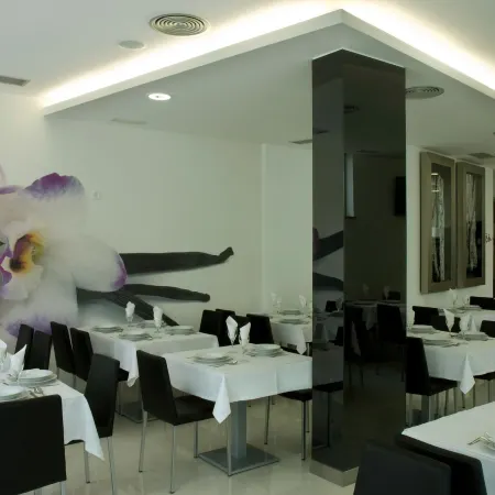 Hotel Genesis