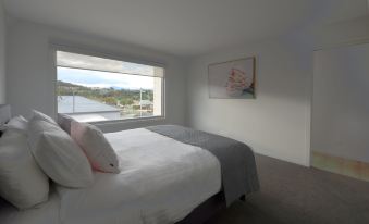 Kangaroo Bay Apartments