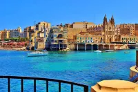 Stylish 2 Bedroom Apartment in an Amazing Location