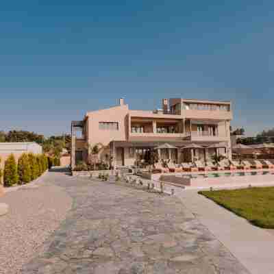 Marble Luxury Suites Hotel Exterior