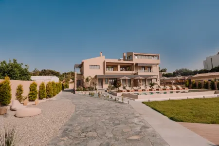 Marble Luxury Suites Отели в г. Vathianos Kampos