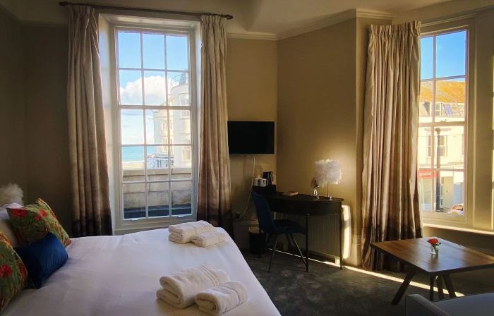 Chapter 1 Hotels
