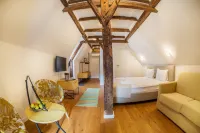 Rossmarkt Haus Hotel dekat Rope Street