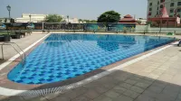 DLF City Club 3 - piscina