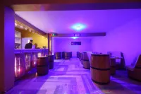 Hotel Smugglers