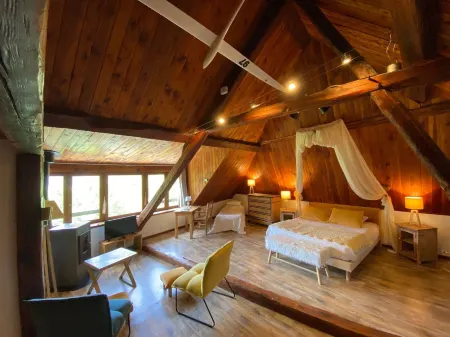 Maison D’hôtes les Méans Отели рядом с достопримечательностью «Couvent Saint Jean de Matha»