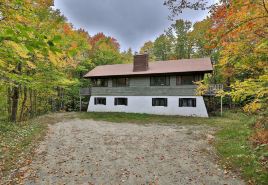 Left Duplex Home Directly Across from Pico Mountain, Close to Killington. 3 Bedroom Home