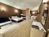 Knotts Crossing Resort Hotels in Katherine