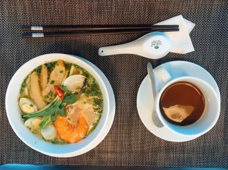 DLmos Hanoi Hotel Отели рядом с достопримечательностью «Thanh Do University»