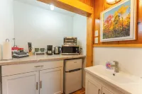 Vacation UniquEly cottage #3