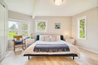 Sunset Cove by AvantStay Beachfront w Balcony Hotels in Arch Cape