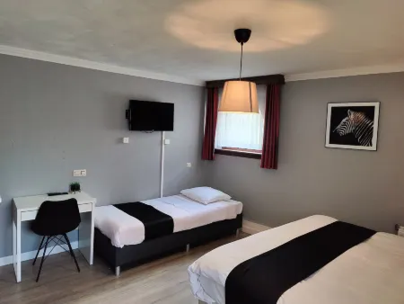 Bokrijks Hotel Отели рядом с достопримечательностью «C-Mine Expedition»