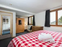 Chalet Nicolas Hotels in Riddes