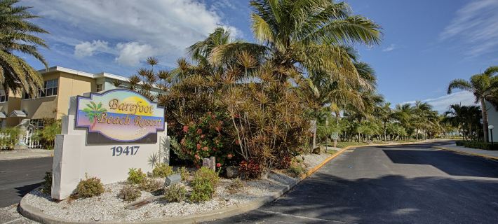 Barefoot Beach Resort Hotels in Pinellas County
