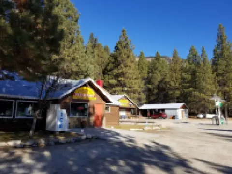 Sourdough Lodge Hotels in Lowman