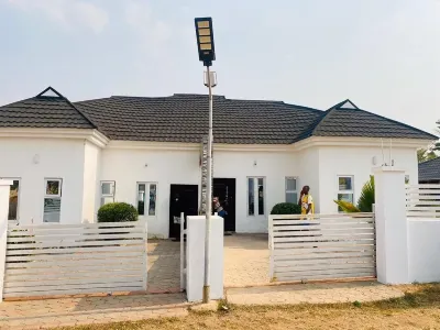 Flenjo Zone Bar and Apartments Hotel a 