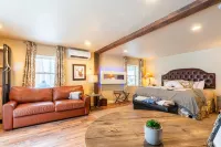 Antlers on the Creek Bed & Breakfast