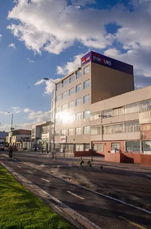 Hotel ByHours Las Américas Отели в г. Soacha