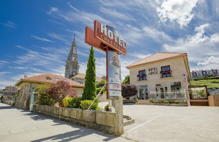 Hotel Arce Отели рядом с достопримечательностью «Castelo de Monterreal»