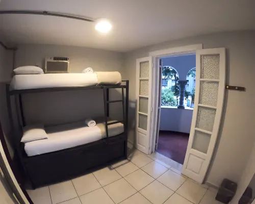 تشي لاغارتو هوستيل كوباكابانا Hotels near شاطئ ليم (Leme Beach)