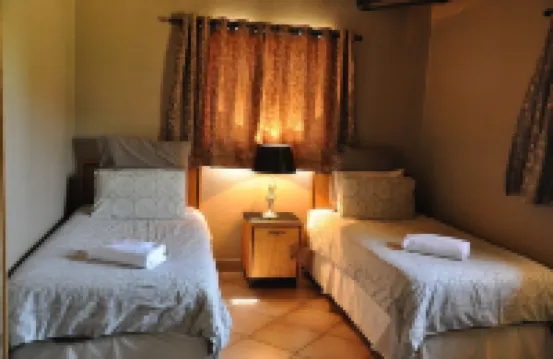 Ukutula Lion Lodge