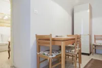 1 Bed Flat - Sleeps 2 - Parking Hotels in Pigna