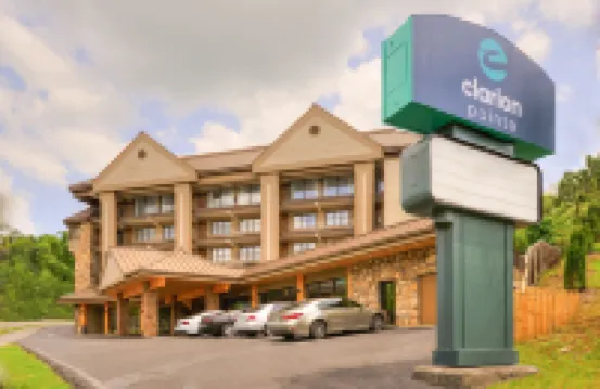Clarion Pointe Downtown Gatlinburg Hotels in Gatlinburg