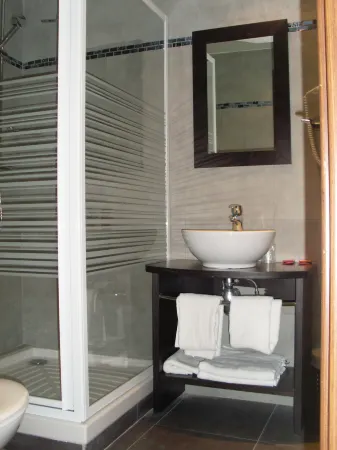 Hotel de Suède Отели рядом с достопримечательностью «Университет Кот д'Азур - Кампус Тротаба»