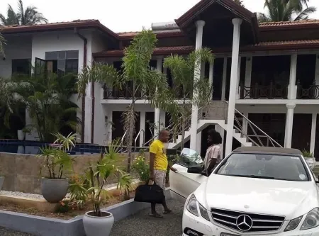 Tasheema Beach Resort Отели рядом с достопримечательностью «Sea Turtle Conservation Project»