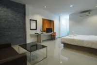 The Phant Hotel Các khách sạn gần Wat Na Som