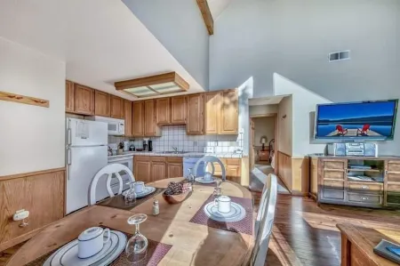 Edgelake Beach Club Отели в г. Тахо Виста