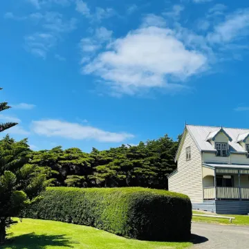 Sails - Elegant, Spacious Beach Villa